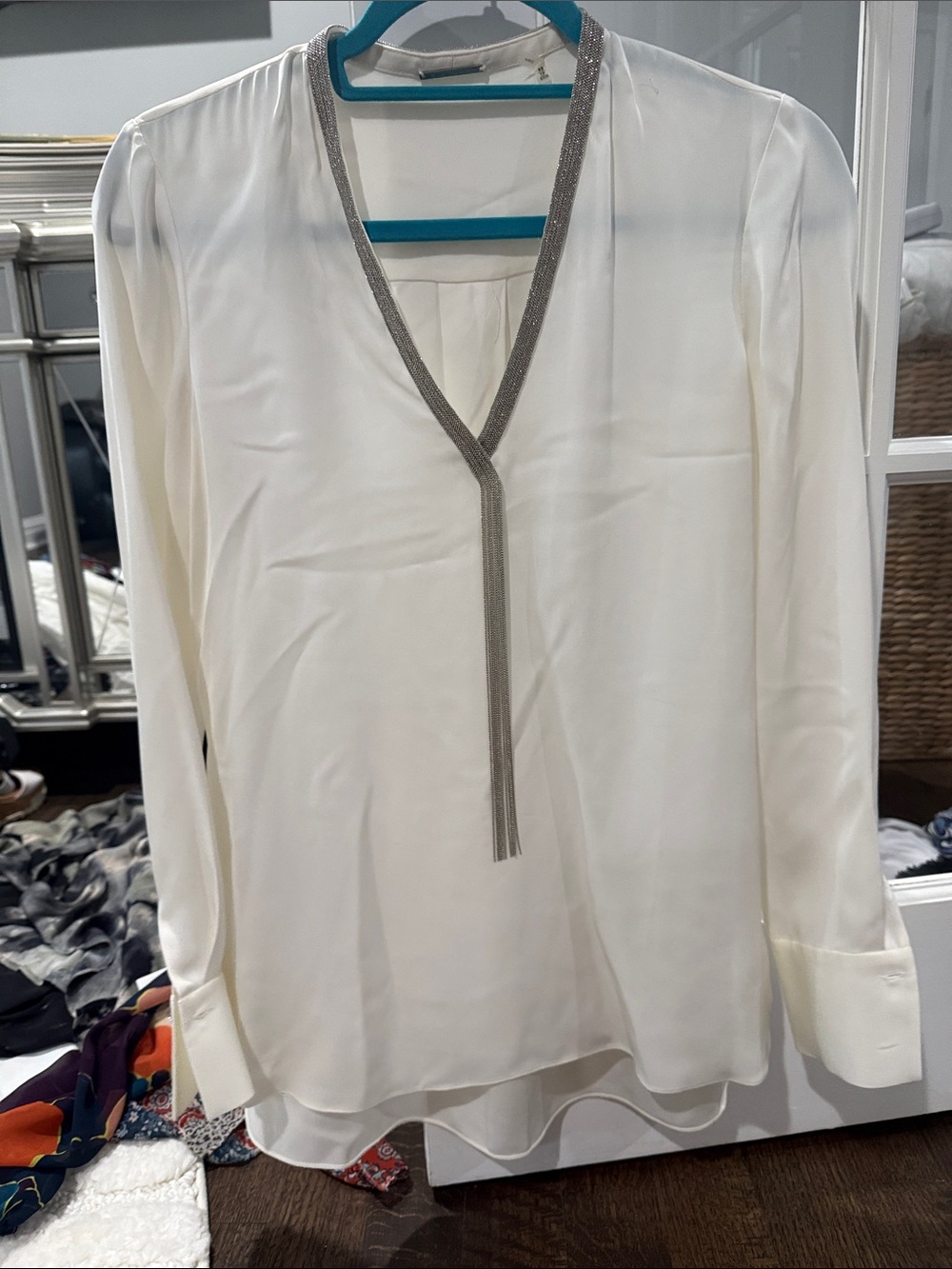 Elie Tahari Cream V-Neck Long-Sleeve Blouse with Silver Metallic Trim